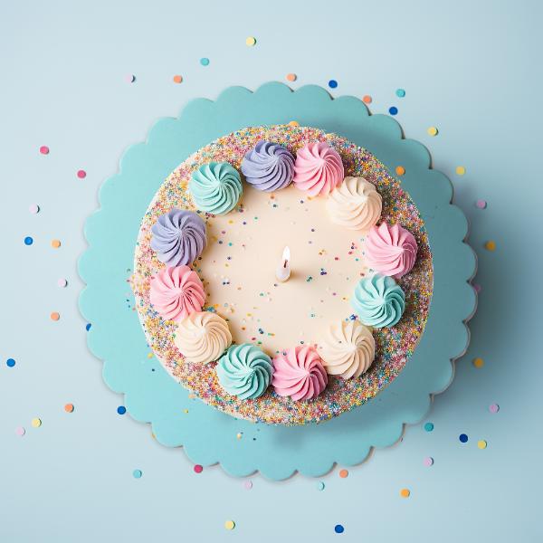 Pastel Blue Scalloped Cake Board - 25cm - Image 2