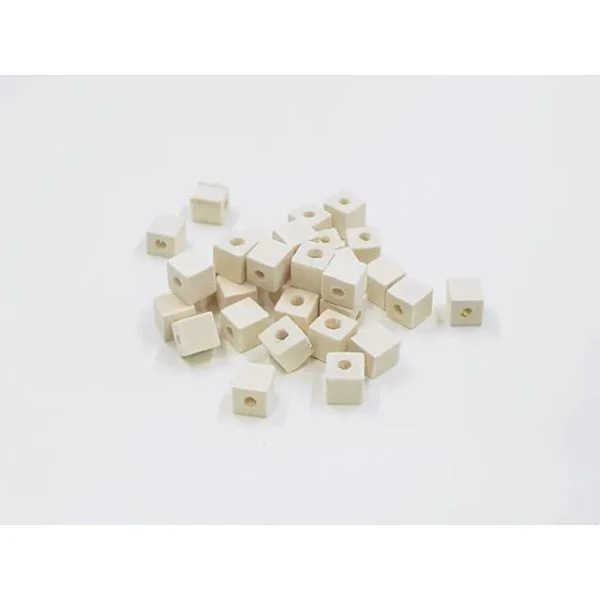 100 Pack Natural Square Wooden Beads - 1cm - Image 2