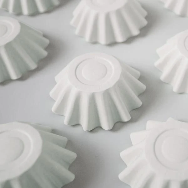 24 Pack White Blook Baking Cups - Image 6